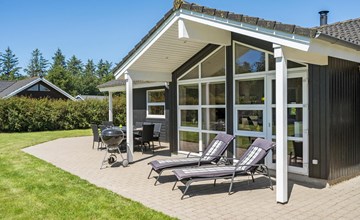 Beautiful home in Hemmet with kitchen 2