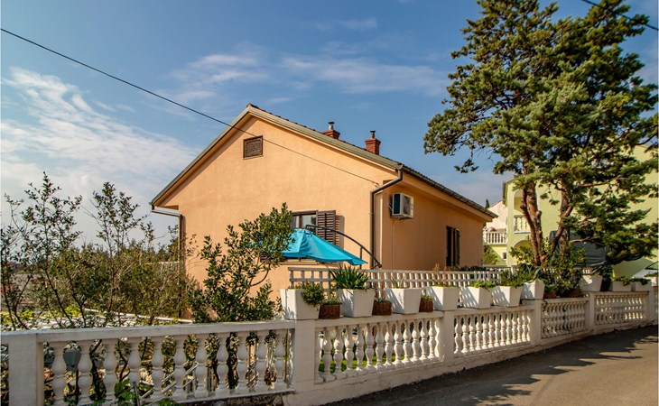 Awesome apartment in Novi Vinodolski 1