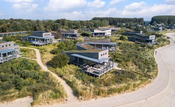Villa 37 – Sea & Sand | Familievilla aan het strand met uitzicht over het water 3