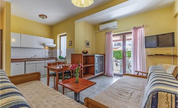 1 bedroom beautiful apartment in Porec 3