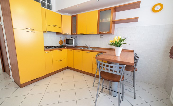 Wohnung Borghetto Santo Spirito mit Terrasse 1