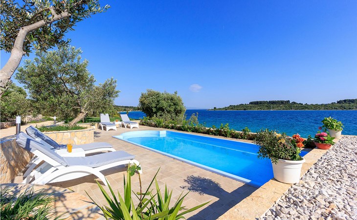 Beach front home in Okrug Gornji 1