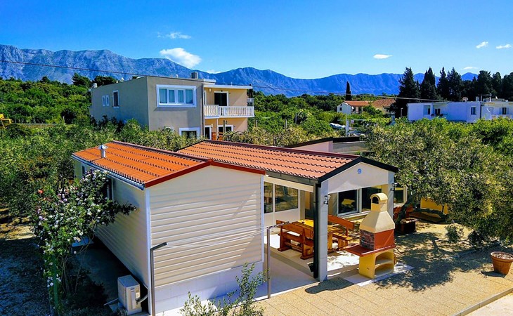 Manora Sucuraj Pool Gästehaus 1