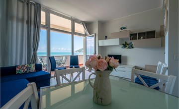 Beach front apartment 3