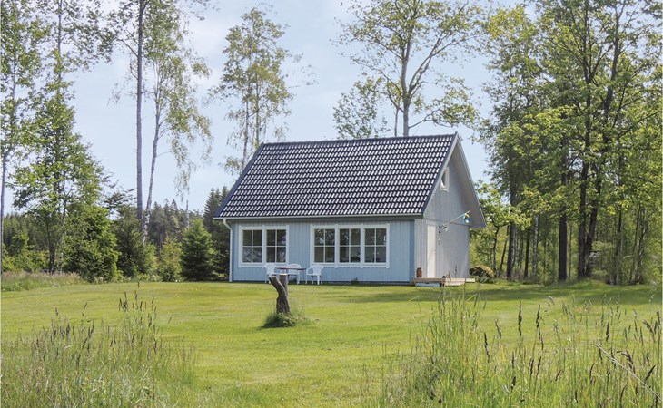 Nice home in Hyltebruk with lake view 1