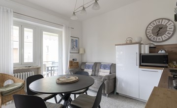 Mit Stacheln versehen 2