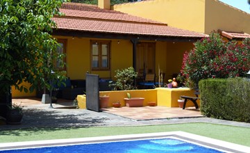 mit Schwimmbad nur für Erwachsene 3