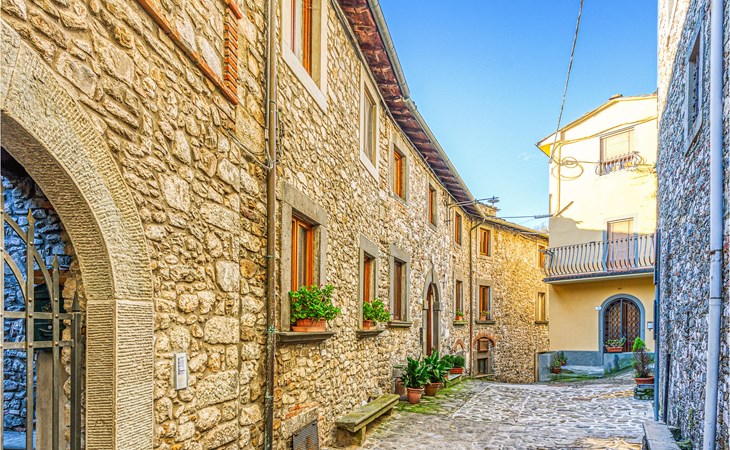 Awesome apartment in Gioviano -LU- 1