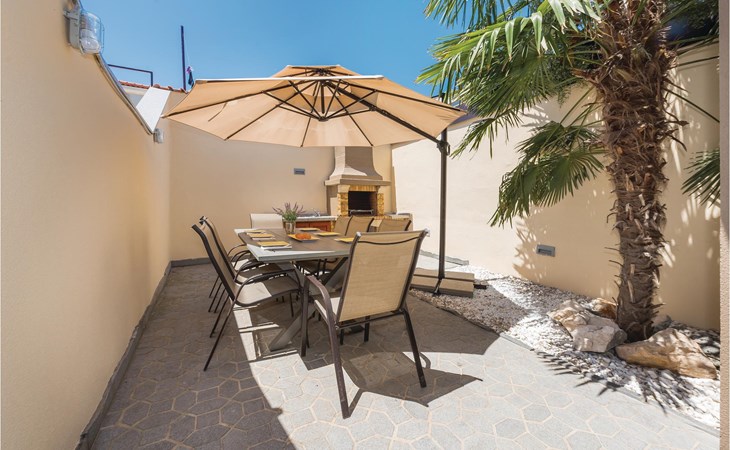 Amazing home in Vodice with kitchen 1