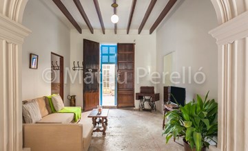 SLB-Stadthaus mit sonnigem Innenhof und Schwimmbad 3