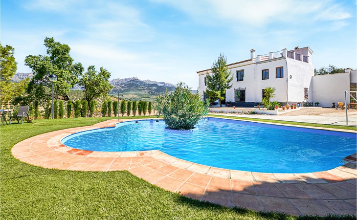 Gorgeous home in Cazorla 1