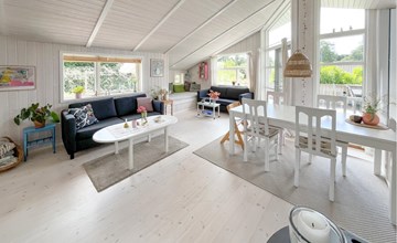 Schönes Haus mit 3 Schlafzimmern in. 2