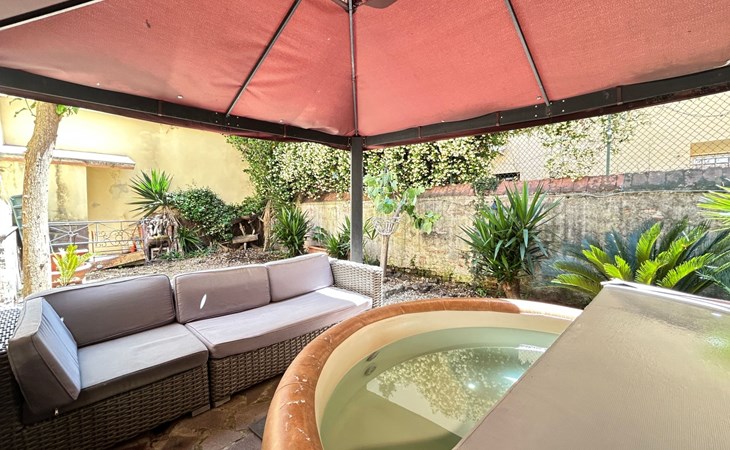 Zwei Schlafzimmer mit Garten und Whirlpool 1