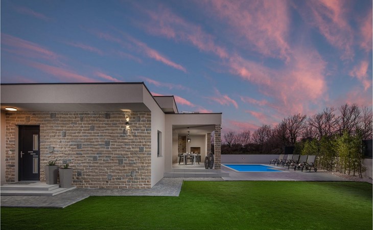 Villa Rose 1