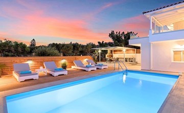 Villa "Etoile Villa" mit Blick auf das Wasser 2