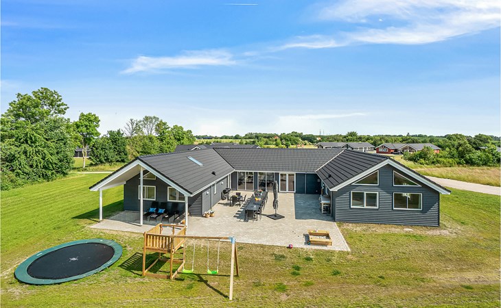 Awesome home in Grenaa with sauna 1