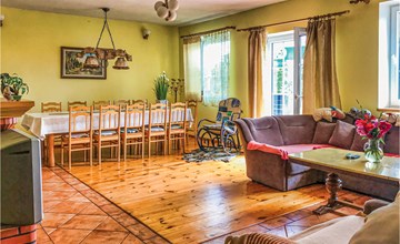 Cozy home in Orzysz with lake view 3