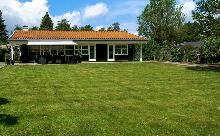 "Cedomir" - 625 meter van de zee in Zeeland 1