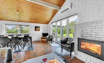 Beautiful home in Hvide Sande with WiFi 3