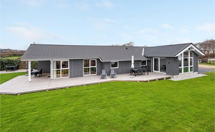 Cozy home in Vinderup with kitchen 1