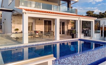 Villa Miracle 2