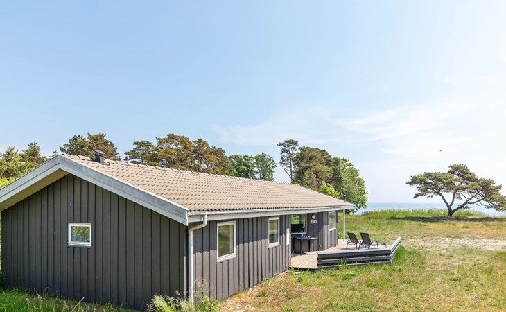 "Botolphus" - 20 meter van de zee in Bornholm 1