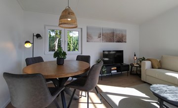 Lovely home in Heinkenszand with heated swimming pool 3