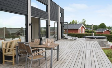 4 bedroom gorgeous home in Sjølund 2