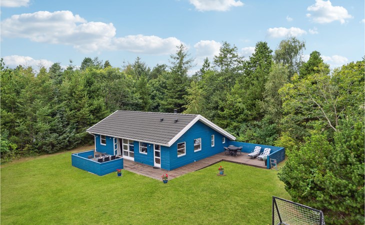 Nice home in Blåvand with kitchen 1