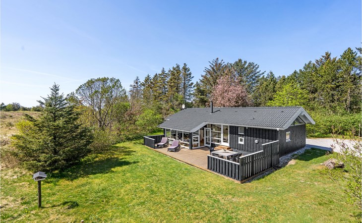 Awesome home in Løkken with kitchen 1