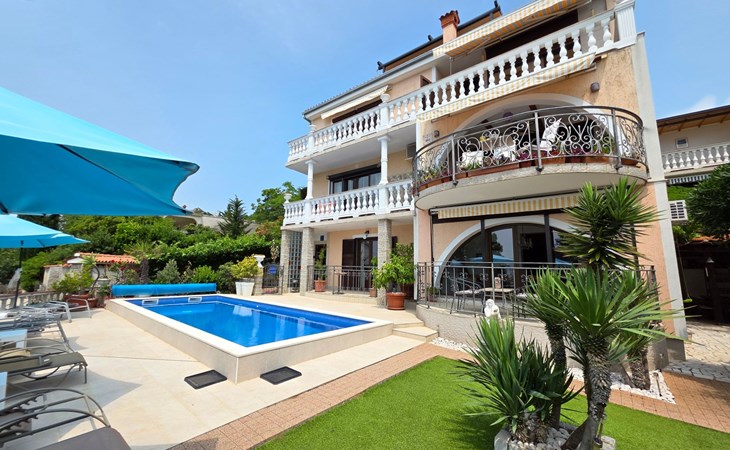 Appartement für 2-3 Personen mit Balkon und Gemeinschaftspool 1