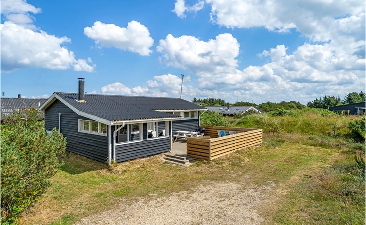 Beautiful home in Hvide Sande with WiFi 1