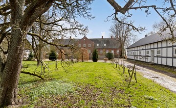 11 bedroom pet friendly home in Rønde 2