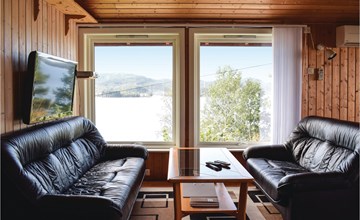 Lovely home in Sandvoll with WiFi 2