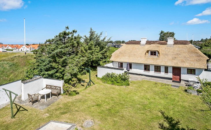4 bedroom nice home in Blokhus 1