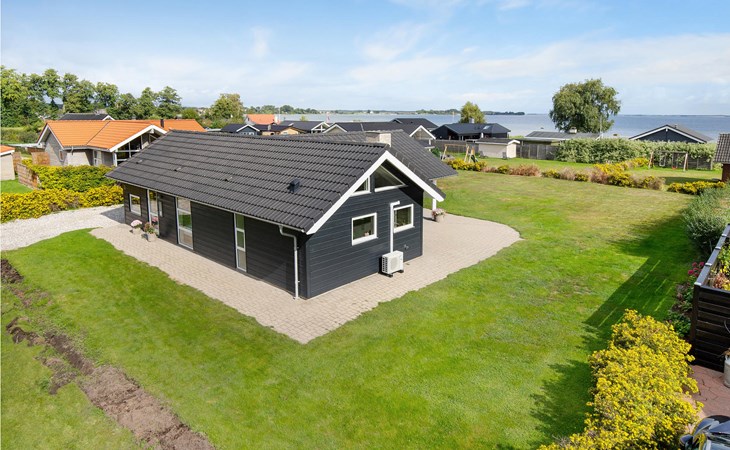 Lovely home in Sjølund with kitchen 1