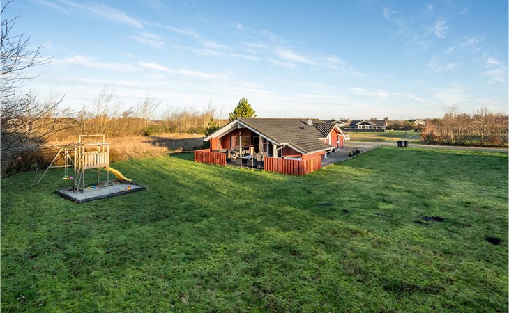 Amazing home in Tarm with kitchen 1