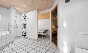 "Ellynor" - 600 meter van de zee in Bornholm 2