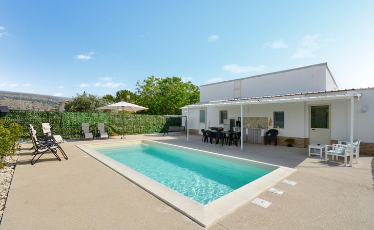 2 bedroom lovely home in Comiso 1