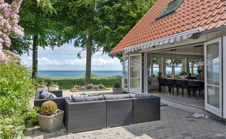 Awesome home in Dronningmølle with WiFi 1