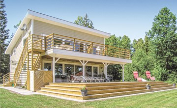 Amazing home in Bolmsö 2