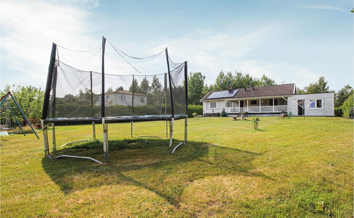 6 bedroom pet friendly home in Vittaryd 1
