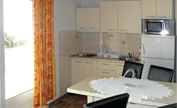 Nice apartment in Selca with kitchen 2