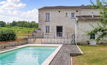 4 bedroom amazing home in Champmillon 2