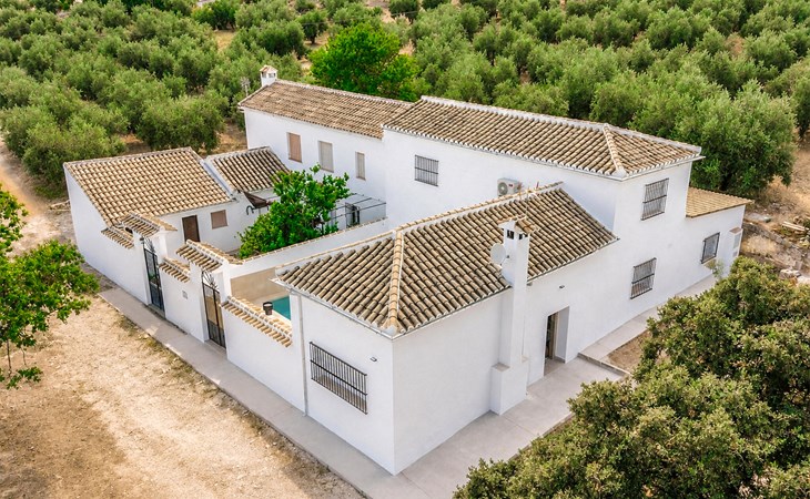 Gorgeous home in Iznajar 1