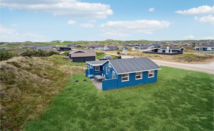 Amazing home in Hvide Sande with WiFi 1