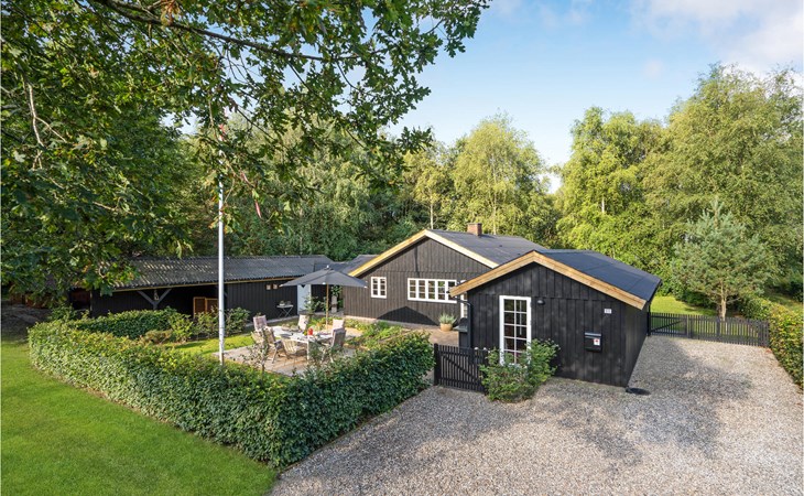 Gorgeous home in Ansager with kitchen 1
