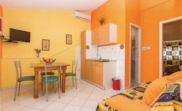 Cozy apartment in Pakostane with WiFi 2