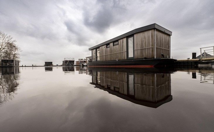 Houseboat - Paviljoenwei 4-21 | Sneek (Offingawier) 'Boatique Sneek' 1