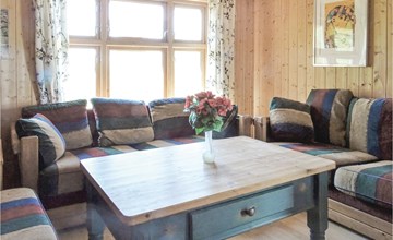 Lovely home in Dirdal 2